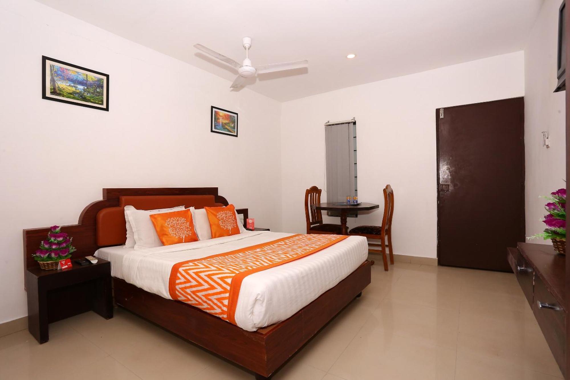 Admiral Suites Hotel 3*