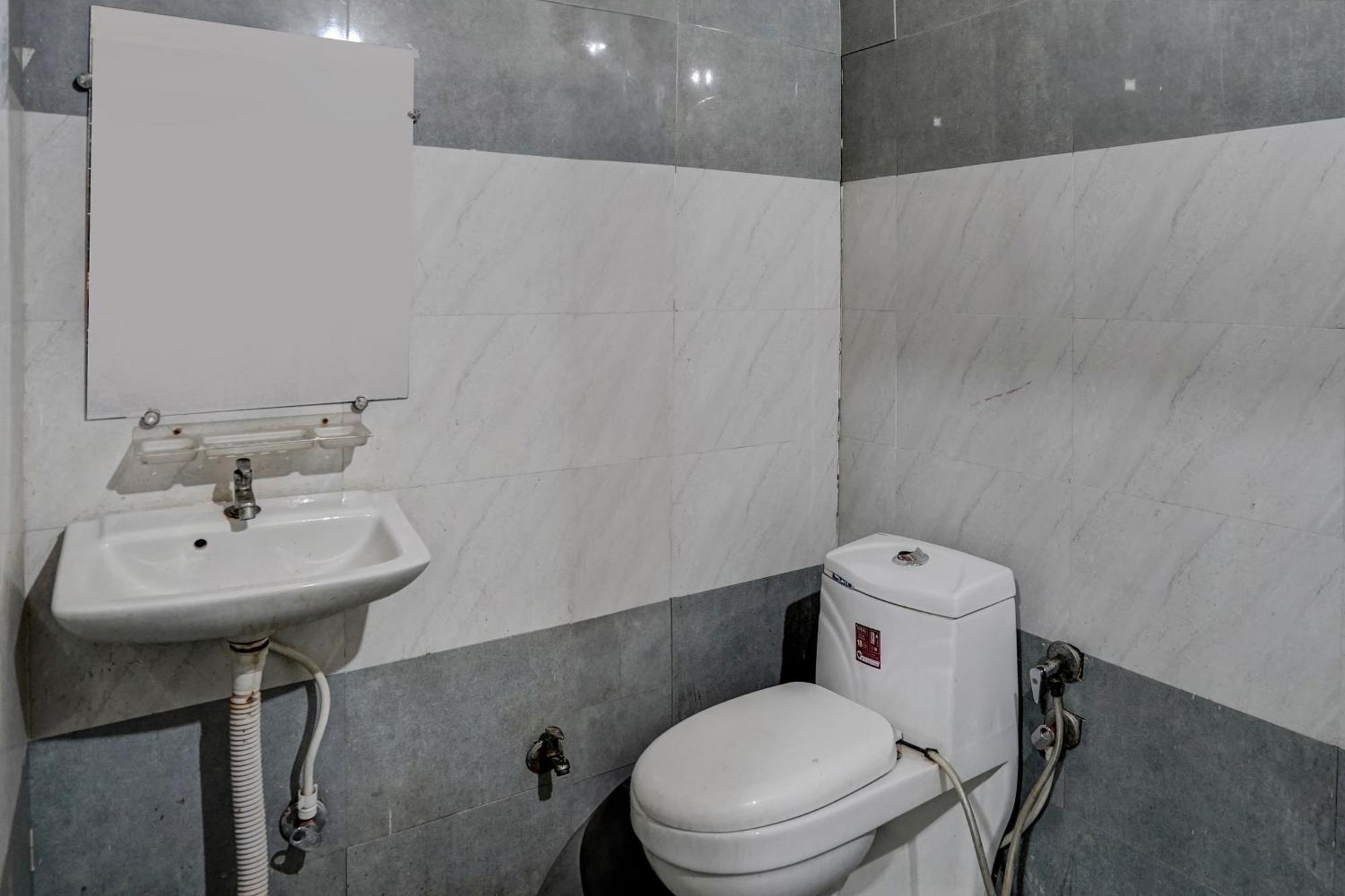 Hotel Admiral Suites New Delhi